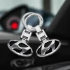 Breloc Hyundai premium din metal instalat pe cheile unei masini interior auto